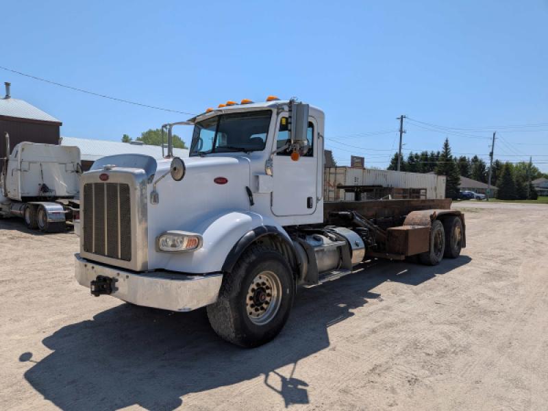 2016 Peterbilt 365 at Dobson Sales